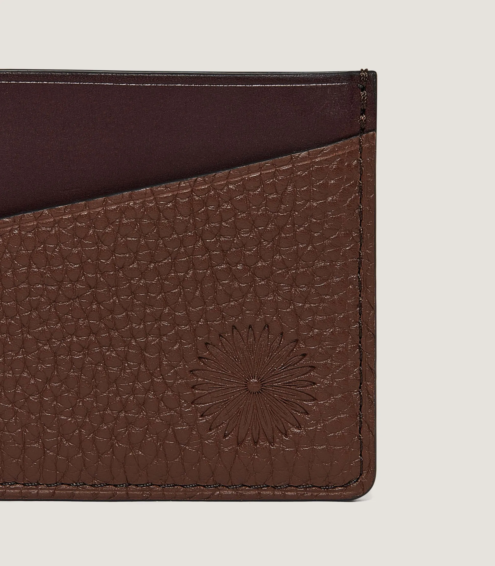 Featherburst Card Holder With D Ring In Cognac