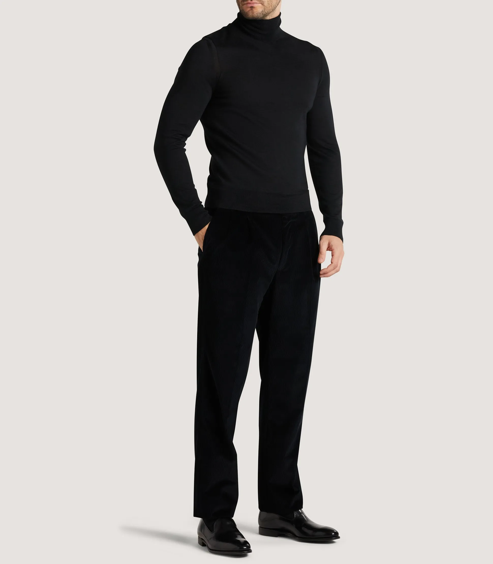 Men's Extra Fine Worsted Cashmere Seamless Turtleneck In Black