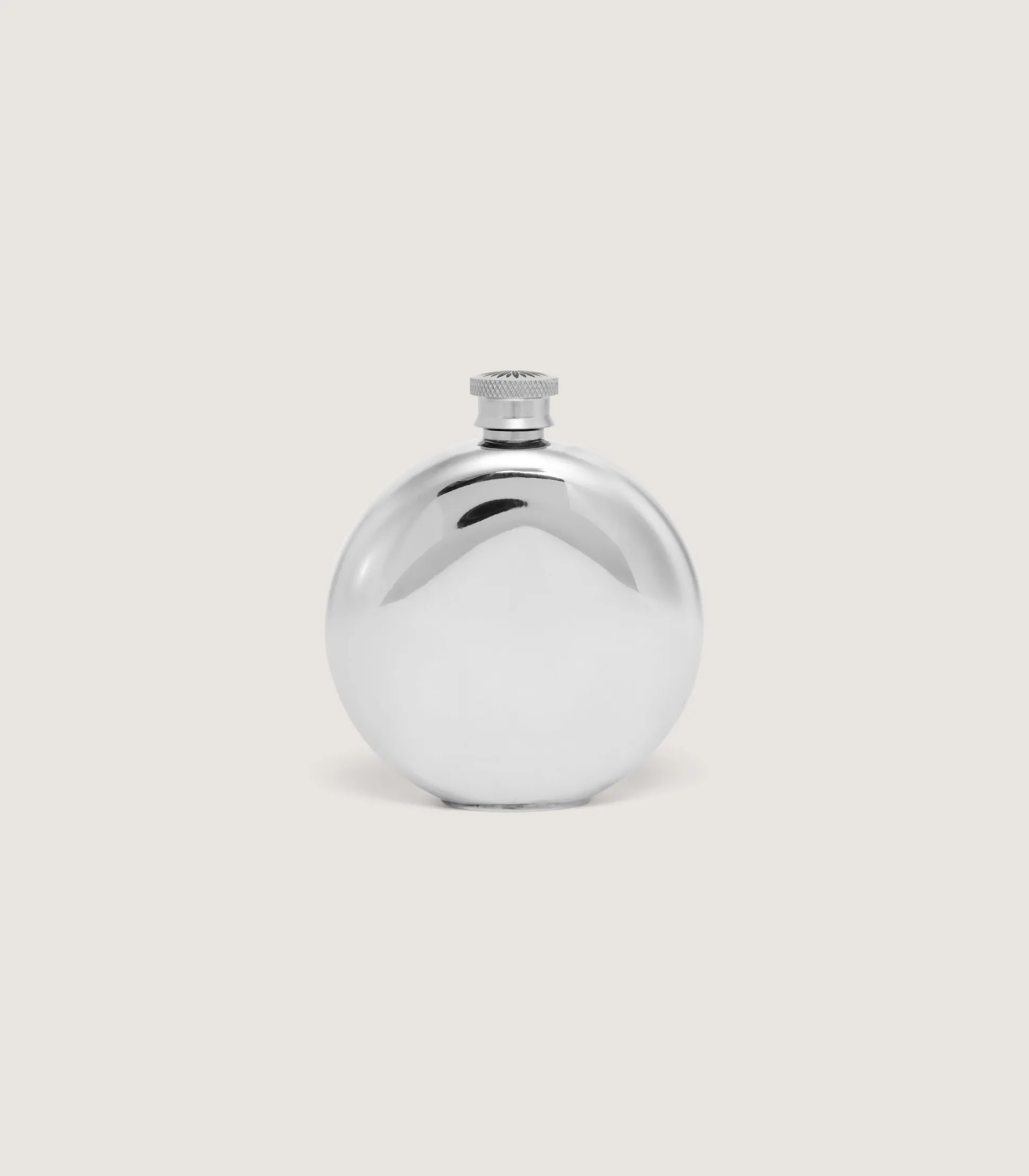 Round Concave Back Pewter Flask In Pewter